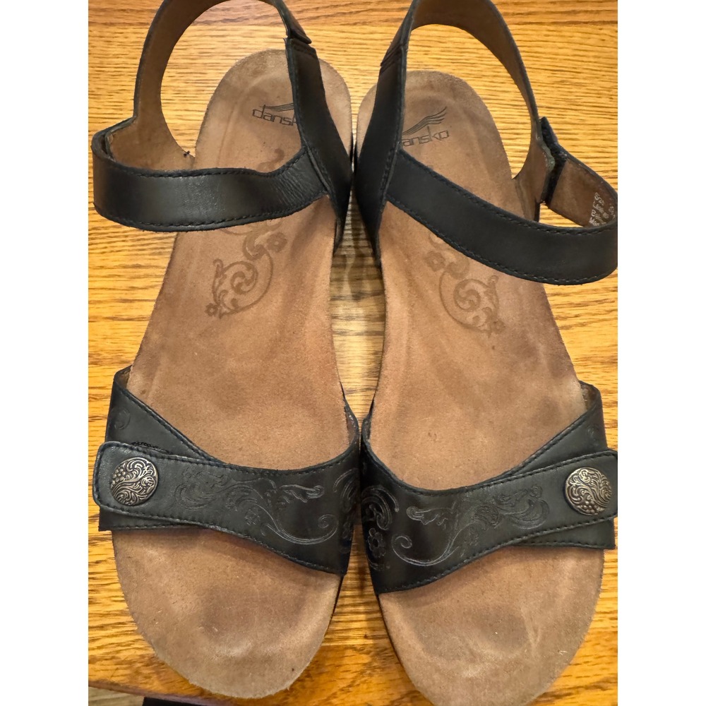 Dansko Black Leather Tooled Floral Comfort Sandals Adjustable Strap Womens 39
